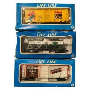 Life-Like HO Train Cars Tootsie Roll Corn Flakes Boxcars Union Carbide Tanker